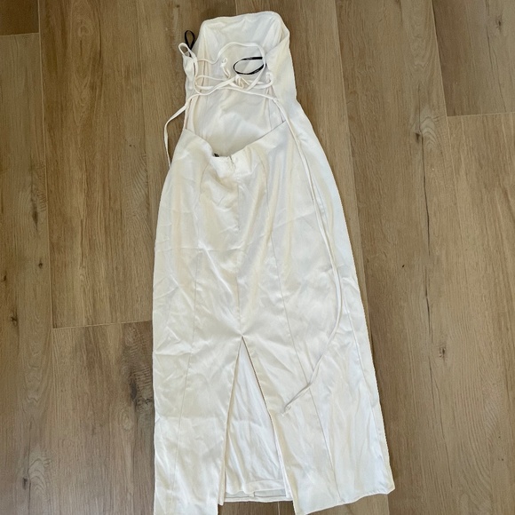 NWT Forever 21 ivory satin strapless midi dress - Picture 2 of 4